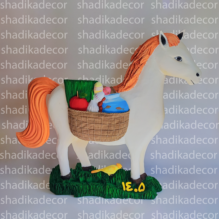 اسبی با خورجین هفت سین به ارتفاع 130 سانتی متر و پرنده سه بعدی از نمای روبرو