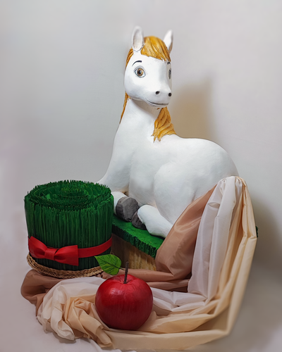 اسب قابل نشستن با دم پارچه ای سه رنگ